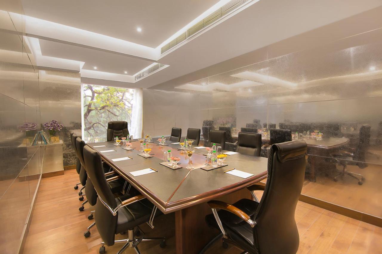 Hotel Sarovar Portico , Indore Zewnętrze zdjęcie