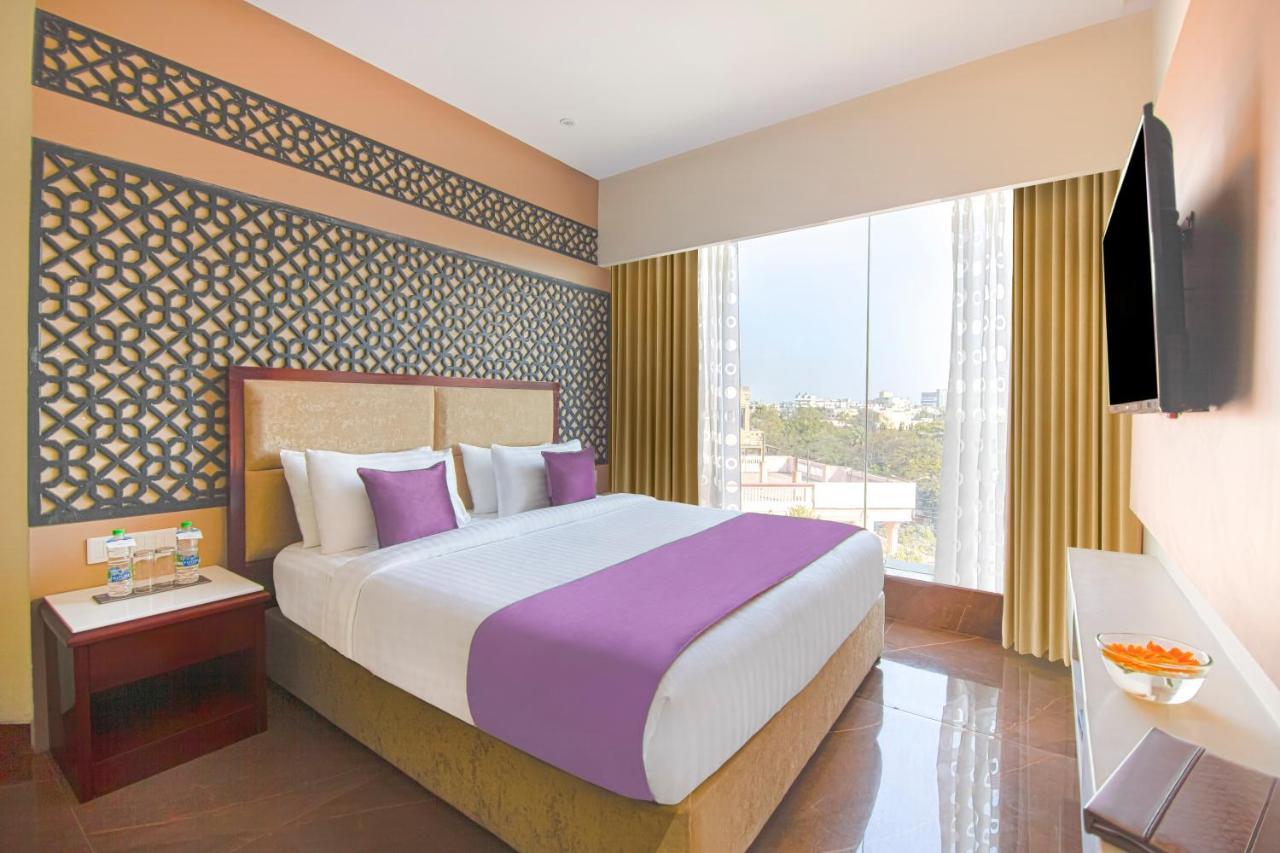 Hotel Sarovar Portico , Indore Zewnętrze zdjęcie