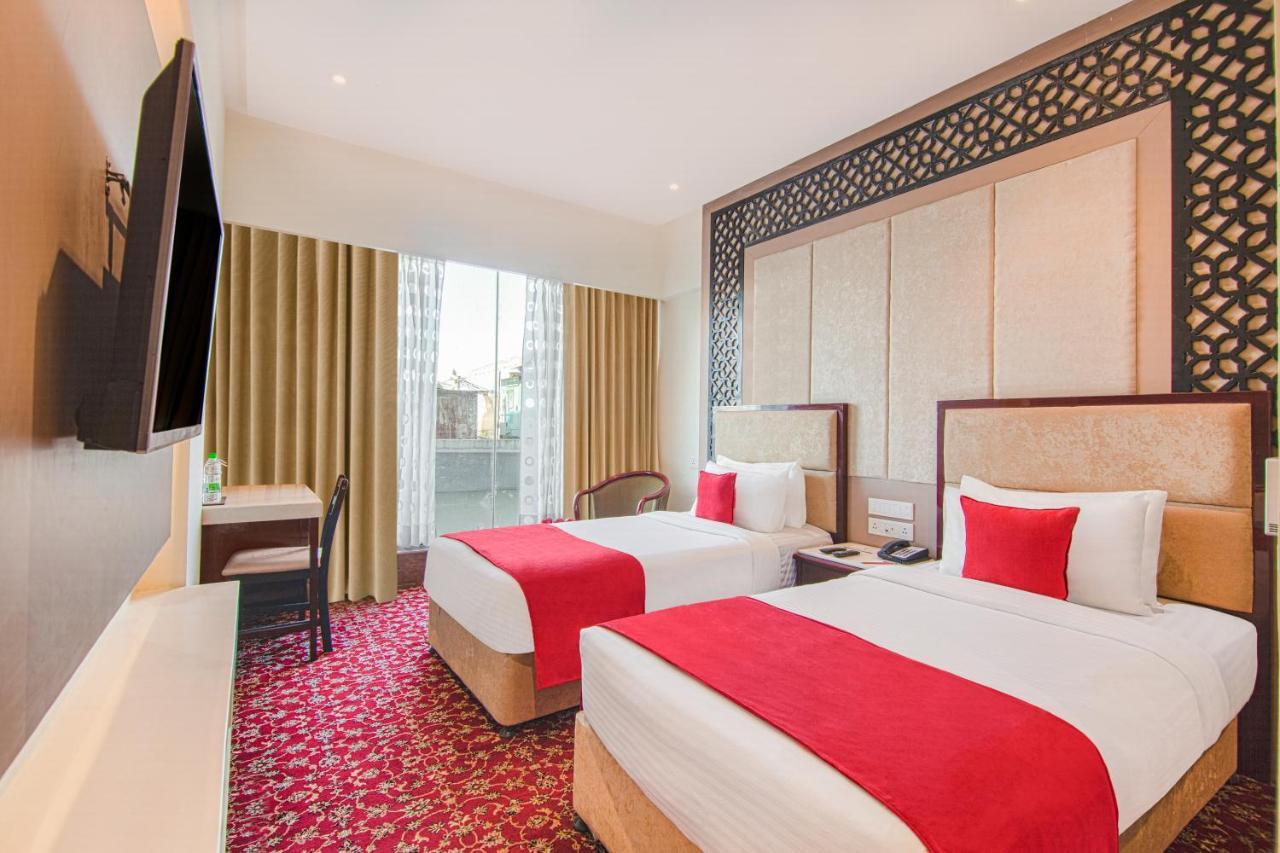 Hotel Sarovar Portico , Indore Zewnętrze zdjęcie