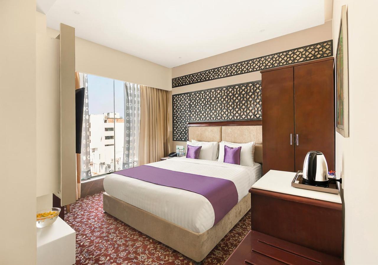 Hotel Sarovar Portico , Indore Zewnętrze zdjęcie