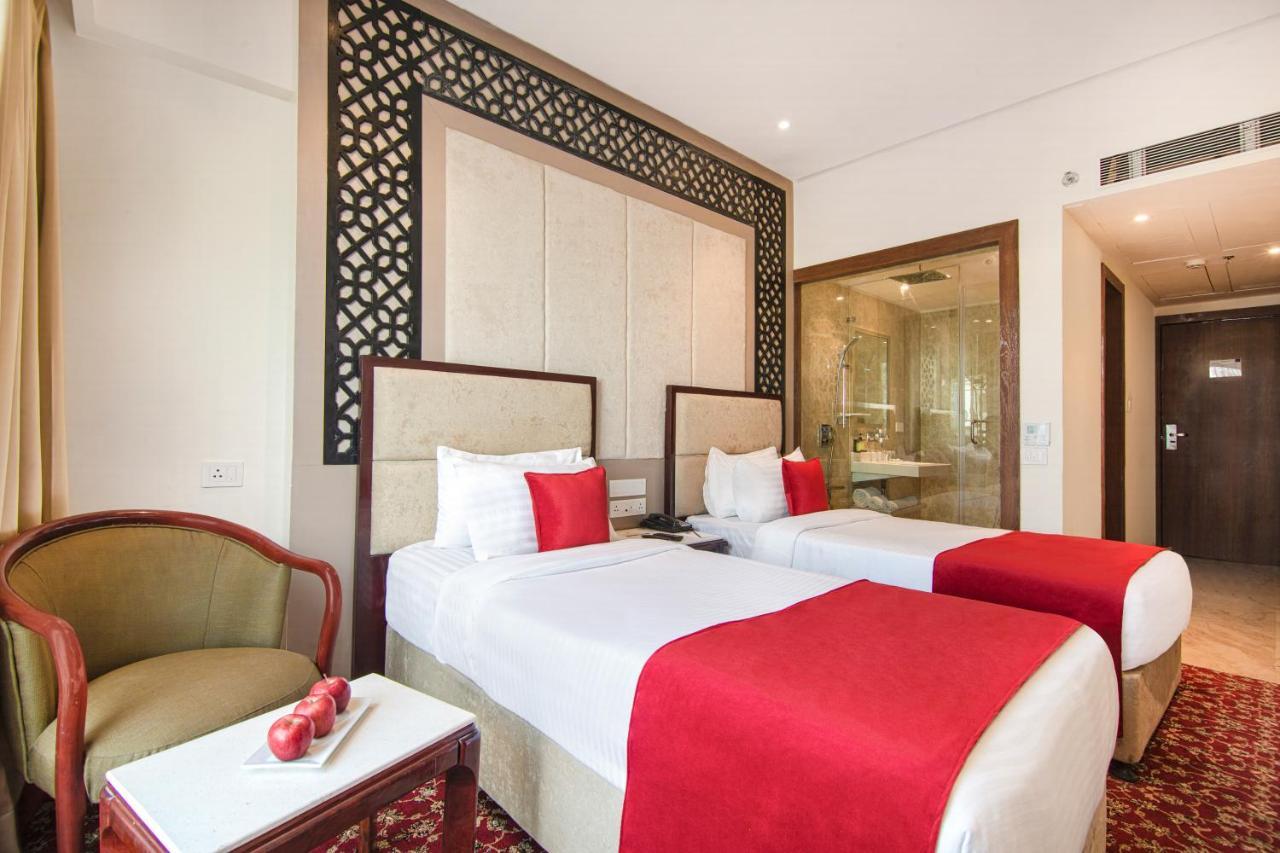 Hotel Sarovar Portico , Indore Zewnętrze zdjęcie
