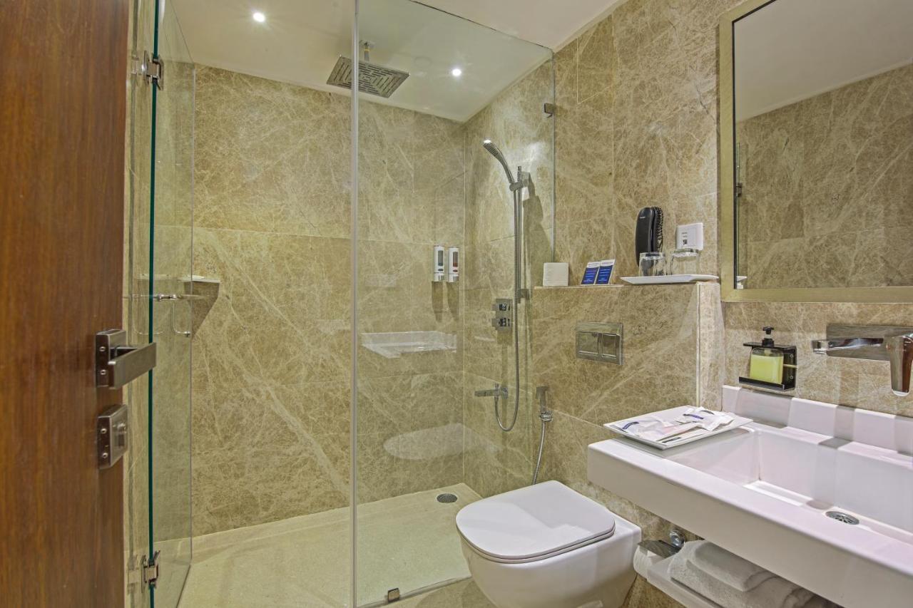 Hotel Sarovar Portico , Indore Zewnętrze zdjęcie