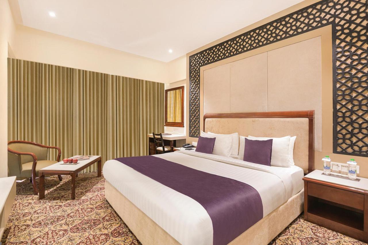 Hotel Sarovar Portico , Indore Zewnętrze zdjęcie