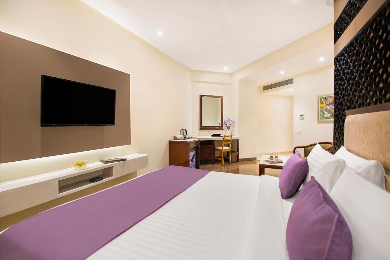 Hotel Sarovar Portico , Indore Zewnętrze zdjęcie
